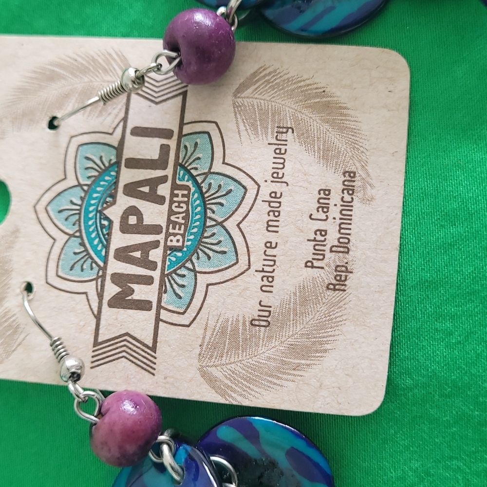 Earings - Picture 2 of 6